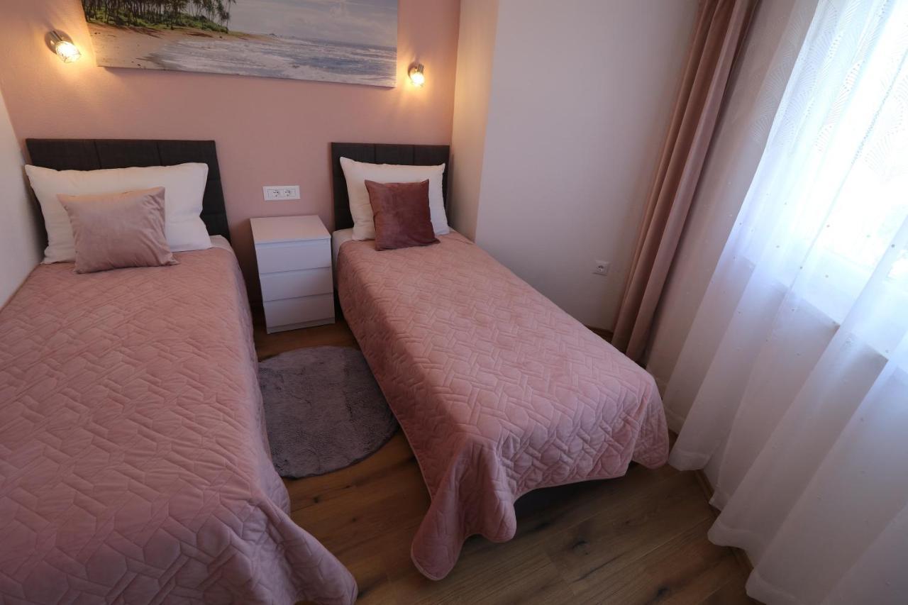 Apartmani Bilokapic พรีมอชเตน ภายนอก รูปภาพ
