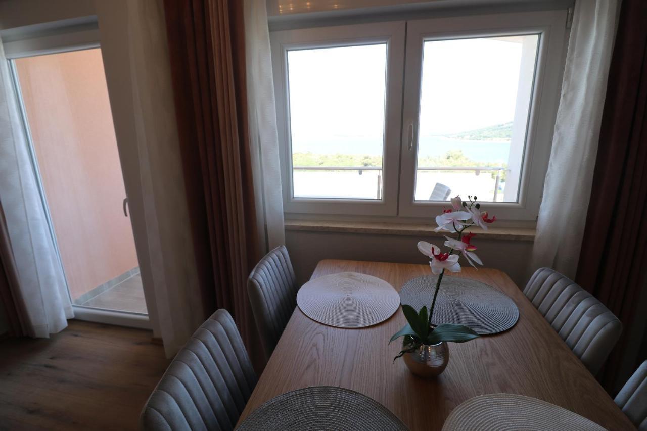 Apartmani Bilokapic พรีมอชเตน ภายนอก รูปภาพ
