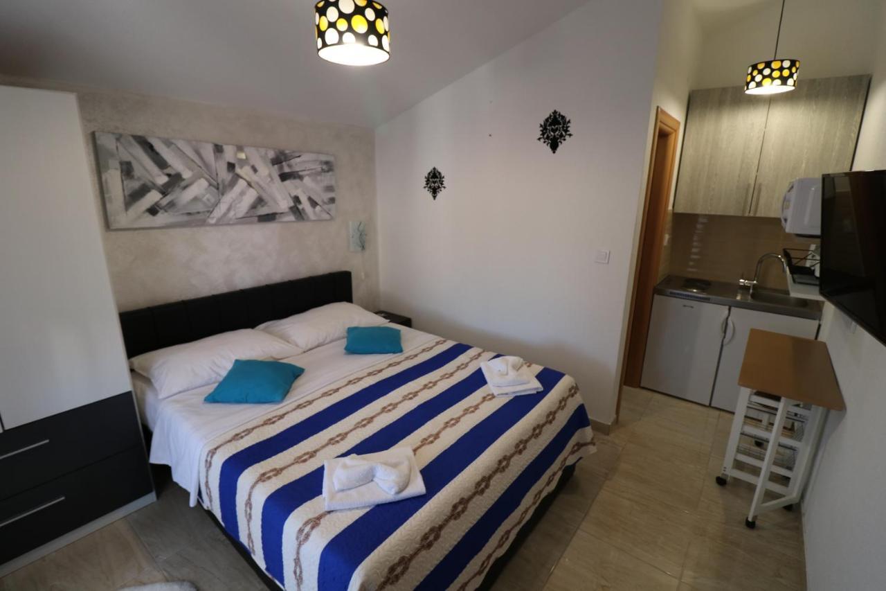Apartmani Bilokapic พรีมอชเตน ภายนอก รูปภาพ
